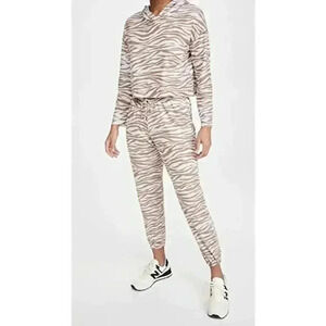 Onzie‎ Weekend Sweatpants Camel Zebra Size M/L